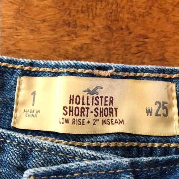 SOLD Hollister Lace Trim Jean Shorts - Picture 6 of 8